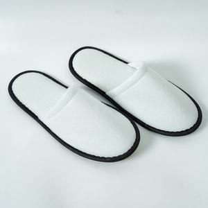 Hot Selling Warm Furry Disposable Thick Sole Durable <b>Slippers</b> with Customizable Logo for Hotel Use Hotel Amenities Breathable - Product Image 4