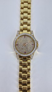 Montre-bracelet de luxe personnalisée en argent 925, cadran pavé de diamants CZ, lunette sertie de CZ, montre à quartz pour homme d'affaires - Product Image 2