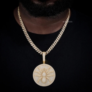 Pendentif Médaillon Araignée - Pendentif Araignée en Argent Sterling 925 avec Moissanite, Pendentif Araignée Moissanite, Pendentif Disque Araignée Entièrement Sertie de Moissanites - Product Image 1