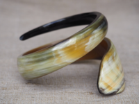 Bracelet de luxe fait main, écologique, moderne, rond, durable, en corne, tendance, taille personnalisable pour les fêtes et mariages féminins
