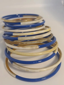 Brazaletes de Cuerno de Búfalo Pulidos con Diseño Animal, Ecológicos, Color Natural de Cuerno, por SANIYA HANDICRAFT - Product Image 3