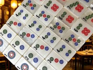 Jeu de tuiles de mahjong en acrylique durable blanc, imprimées, pour 4 joueurs, idéal pour les jeux décontractés et les clubs - Product Image 4