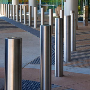 Bolardo de Estacionamiento Reflectante de Acero Inoxidable Moderno para Proyectos de Seguridad Vial Comercial - Product Image 3