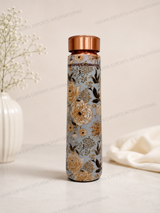 ขวดน้ำทองแดงลายดอกไม้จาก Indian exports international ทองแดงบริสุทธิ์ที่ได้รับการรับรอง - Product Image 1
