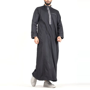 Nouveaux styles uniques de jubah pour hommes, vêtements islamiques saoudiens, jubah thobe, robe islamique noire pour hommes. - Product Image 4