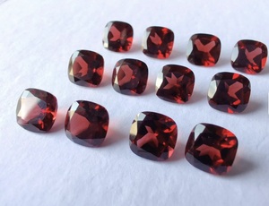 Granate natural/calidad AAA+/si es limpio/granate rojo de Mozambique, forma de cojín/faceteado/9 x 9 mm - Product Image 3