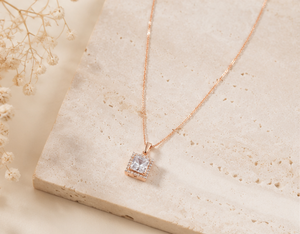 Collier pendentif élégant en argent sterling 925 plaqué or rose avec halo de zircone cubique taille princesse pour femme, tendance et idéal pour les fiançailles - Product Image 2