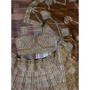 Fête musulmane traditionnelle magnifiquement brodée Wear Lehenga Choli avec travail de codage - Product Image 5