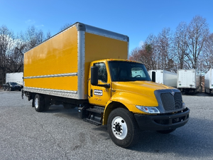 Camión de Caja Mediana International MV607 2022/2023, Usado en Buen Estado, con Transmisión Automática, 146,687 millas - Product Image 3