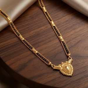 Divyoro Women's Gold Plated Copper Alloy <b>Beaded</b> <b>Necklace</b> with Heart Pendant Classic Style Wedding Jewelry for Hinduism - Product Image 4