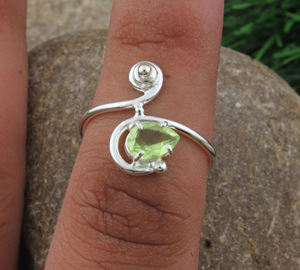Bague en péridot naturel, argent sterling 925, bijoux de mariage classiques, pierre de naissance d'août, pierre précieuse verte vif, bague pour femmes, vente en gros - Product Image 3