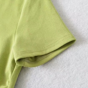 Camiseta Corta de Manga Corta con Cuello Redondo para Mujer, Ajustada, de Color Sólido, Tejida, Informal, Verde - Product Image 4
