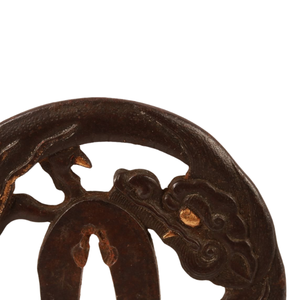 Tsuba de sabre rond en fer poli antique de la période Edo japonaise, motif Dragon Sukashi, signé Eisho - Product Image 3