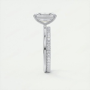 Élégante bague de fiançailles solitaire en or blanc massif 14 carats avec moissanite taille émeraude allongée 5 carats et 4 griffes - Product Image 4