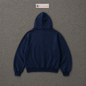 Sudadera con capucha oversize azul marino con cremallera completa, patrón texturizado discreto, estilo streetwear de peso pesado y corte relajado. - Product Image 6