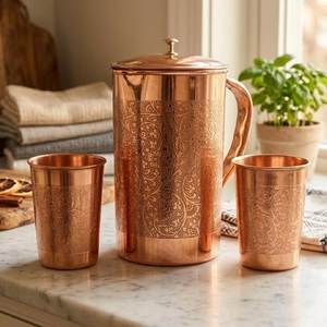 Carafe et verre en cuivre sans joint pour table de chevet et chambre d'hôtesse, idéal pour l'hydratation - Product Image 1