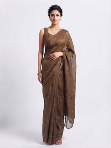 Sari de crepé marrón con bordado de estrellas, ropa tradicional india para bodas, para mujer, largo hasta el suelo, corte regular, para todas las estaciones, estilo Bollywood - Product Image 1