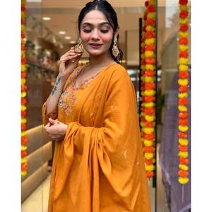 Magnifique ensemble haut et bas orange JC pour soirée avec dupatta, taille XL - Product Image 4