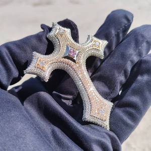 Pendentif Moissanite Sac d'Argent Personnalisé en Argent Sterling 925 Plaqué Or, Collier Hip Hop Iced Charm Certifié GRA, Personnalisable et de Haute Qualité - Product Image 1