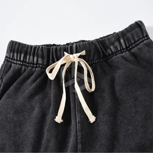 Pantalones Cortos Negros con Lavado Ácido para Hombre, Algodón 260 280 300 GSM, con Cordón Ajustable, Estilo Vintage, con Diseño Personalizado OEM - Product Image 3