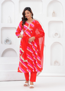 Kurta brodée rayée rouge et rose avec dupatta, coupe ample, robe décontractée, tenue d'été, manches trois quarts, longueur midi - Product Image 5