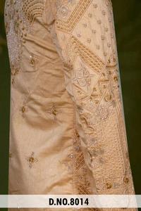 ชุดเชอร์วานีสีเบจทองพรีเมียมสำหรับผู้ชาย ตกแต่งด้วยลูกปัดและเลื่อมอย่างหรูหรา เหมาะสำหรับงานแต่งงานสุดหรูและโอกาสสำคัญ - Product Image 3