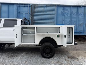 รถกระบะมือสอง Chevrolet Silverado 4500HD Crew Cab 4x4 ปี 2024 สภาพดี พร้อมส่ง - Product Image 4