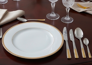 Ensemble de couverts en acier inoxydable argenté et doré, collection de vaisselle haut de gamme, élégante pour une cuisine et une salle à manger modernes - Product Image 4