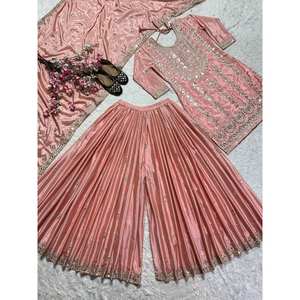 Conjunto Dupatta superior inferior de ropa de fiesta para mujer de diseñador con trabajo de bordado pesado - Product Image 1