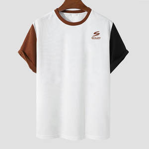T-shirt respirant pour homme au design épuré, tissu extensible et coupe décontractée, idéal pour les journées d'été et confortable au quotidien - Product Image 1