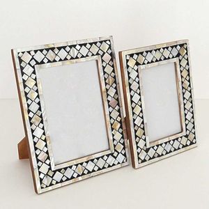 Marco de fotos con incrustaciones de nácar, diseño floral, hecho a mano, de resina MDF, a un precio muy competitivo. - Product Image 1