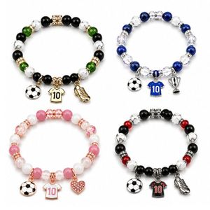 Bracelet de charme de football personnalisé avec pendentif maillot de foot numéro 10, bracelet sport en acier inoxydable pour cadeaux d'équipe - Product Image 1