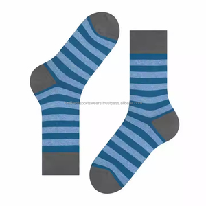 Chaussettes de sport montantes pour hommes, violettes à rayures, respirantes, tricotées, écologiques, antidérapantes, séchage rapide, mélange de spandex, imprimé numérique - Product Image 4