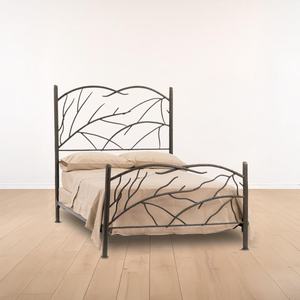 Lit en fer forgé artisanal d'inspiration naturelle haut de gamme avec un design de branches fluides, cadre de lit en métal artistique pour chambres élégantes - Product Image 1