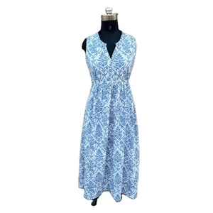 Robe d'été florale en coton indien bleu, longueur genou, imprimée à la main, pour femme, avec manches 3/4, taille naturelle, écologique - Product Image 1