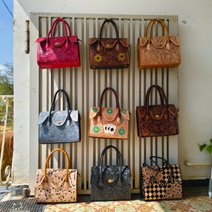 Sac de voyage week-end vintage en cuir véritable pour femme, couleur unie, fermeture éclair, durable, marron, avec surpiqûres - Product Image 6