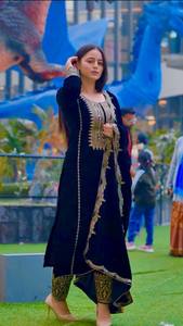 Ensemble femme vintage en velours épais polyester/coton, salwar kameez brodé avec dupatta, séchage rapide, toutes saisons, tenue de fête - Product Image 4