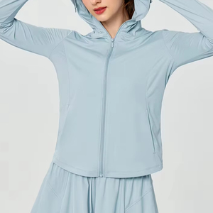 Veste à capuche légère à manches longues pour femme, anti-neige, protection solaire UPF 50+, avec masque intégré, idéale pour l'escalade, le camping, la randonnée et la course à pied. - Product Image 5