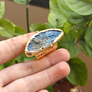 Luxury statement <b>ring</b> uneven shape multi fire <b>labradorite</b> rough stone <b>ring</b> brass 18k gold plated hammered texture band <b>rings</b> - Product Image 3