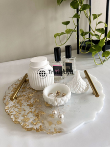 Bandeja de Resina Moderna Hecha a Mano de Lujo, Plato Decorativo para Servir Tradebyd - Product Image 2