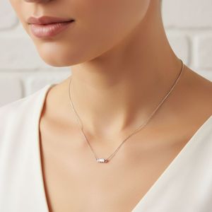 สร้อยคอจี้ทรงบาแกตต์แนวนอนประดับเพชร 0.10 กะรัต - Product Image 6