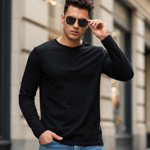 Camiseta de lana merino con cuello redondo, informal, personalizada, de la marca Solar Wool Factory, para hombre, para primavera y otoño. - Product Image 4