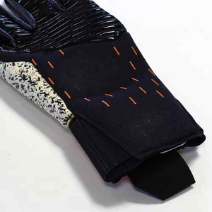 GRIP WELL SPORTS New Design Hot Selling High Quality Light Weight PU Material Hook Loop Closure Unisex Goalkeeper Gloves Full - Product Image 5