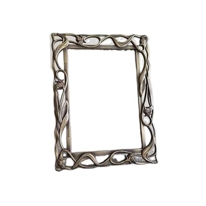 Marco de Fotos de Hierro Forjado a Mano de Lujo con Elegante Diseño Antiguo, Marco de Metal Clásico y Atemporal para Decoración del Hogar - Product Image 1