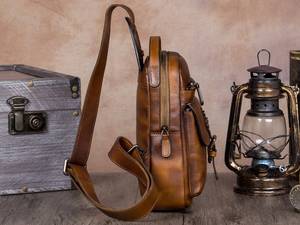 Sac de Poitrine Homme Vintage en Cuir Véritable Personnalisable, Résistant à l'Eau, Portable, Accessoire de Voyage – Vente en Gros - Product Image 4