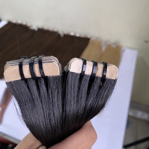 Meilleur prix échantillon gratuit vendeur de cheveux naturels cheveux brésiliens bruts Remy Double dessin noir 1B couleur ruban Ins Extension de cheveux - Product Image 2