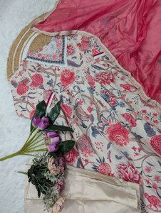 Elegante Abito Anarkali Senza Tempo in Seta con Scollo a V per Donna, Personalizzabile in Vari Colori, Taglie S-3XL - Product Image 6