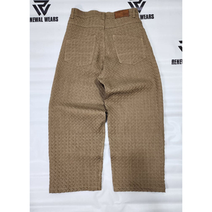 กางเกงยีนส์เดนิมแบบ Selvedge พร้อมลายปั๊มนูนแบบเรียบหรู ระดับพรีเมียม น้ำหนักปานกลาง สไตล์วินเทจ ระบายอากาศได้ดี ผลิตตามสั่งโดยผู้ผลิต OEM - Product Image 5