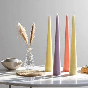 Velas Cónicas Aromáticas Hechas a Mano, Cera de Soya de Alta Calidad, Fragancia Amaderada, Sin Humo, Base Estable para Bodas - Product Image 1