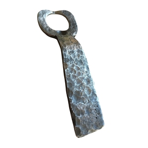 Ouvre-bouteille en fer forgé à la main avec finition noire mate en poudre pour la décoration de bar, pour la décoration de fêtes et d'événements, pour offrir en cadeau - Product Image 2